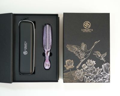 Подарочный набор с расческой Scalp Brush World PREMIUM и чехлом (удлиненная, фиолетовая) 