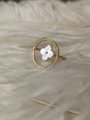 Кольцо с перламутровым цветком